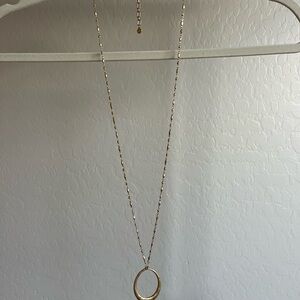 Elegant Gold Pendant Necklace